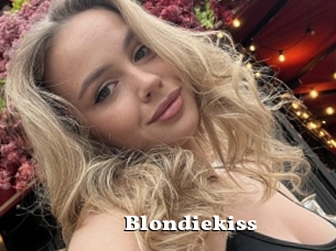 Blondiekiss