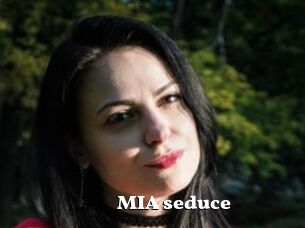 MIA_seduce