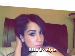 Mia_Evelyn