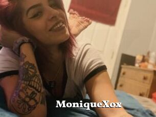 MoniqueXox