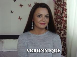 VERONNIQUE_